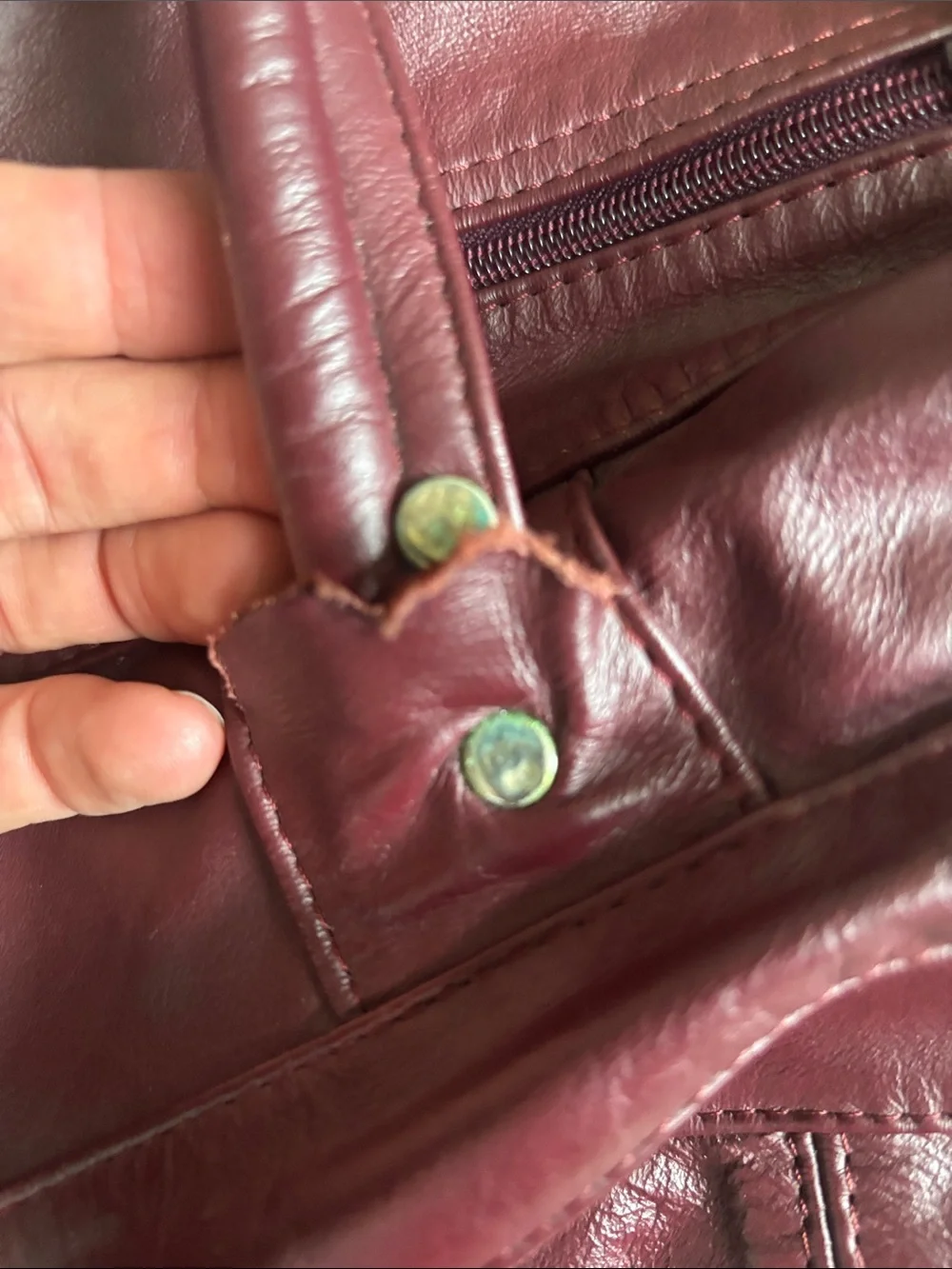 Vintage Men's Leather Duffel Bag in Burgundy - Classic Travel Weekender